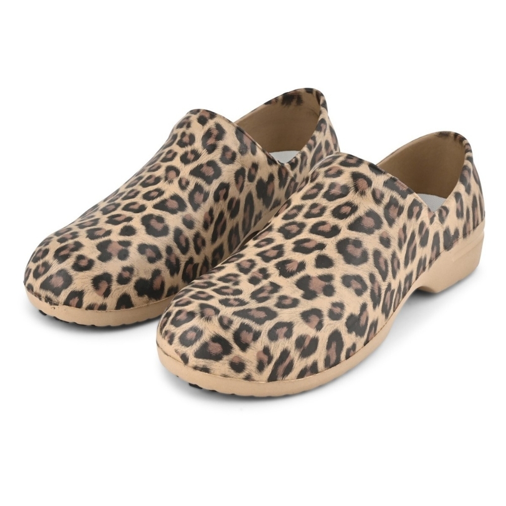 CROCS Neria Pro Work Clogs - Leopard Print Size 7